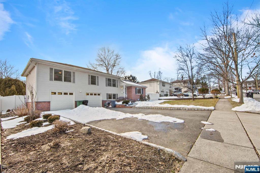 206 Harwood Place, Paramus, NJ, 07652