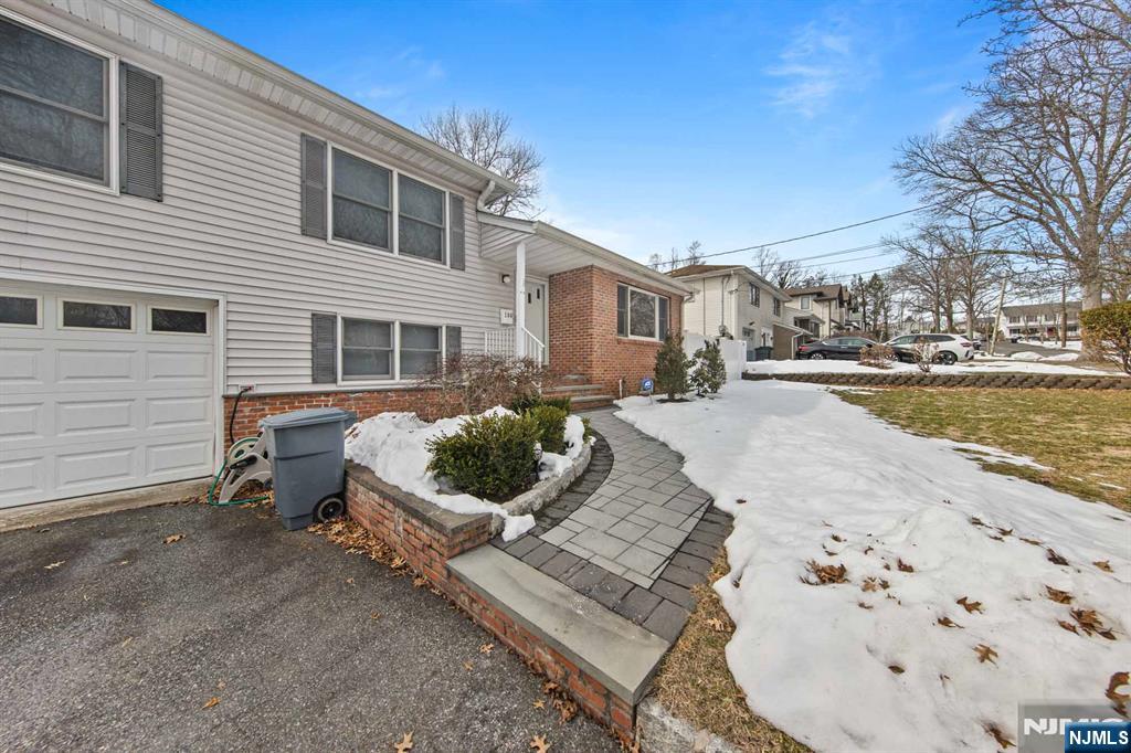 206 Harwood Place, Paramus, NJ, 07652