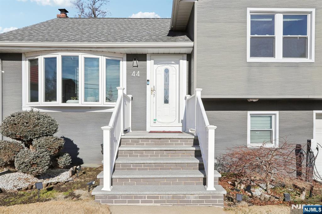 Homes for sale in River Edge, NJ | 44 Richard Ct, River Edge, NJ 07661 | MLS# 26003220