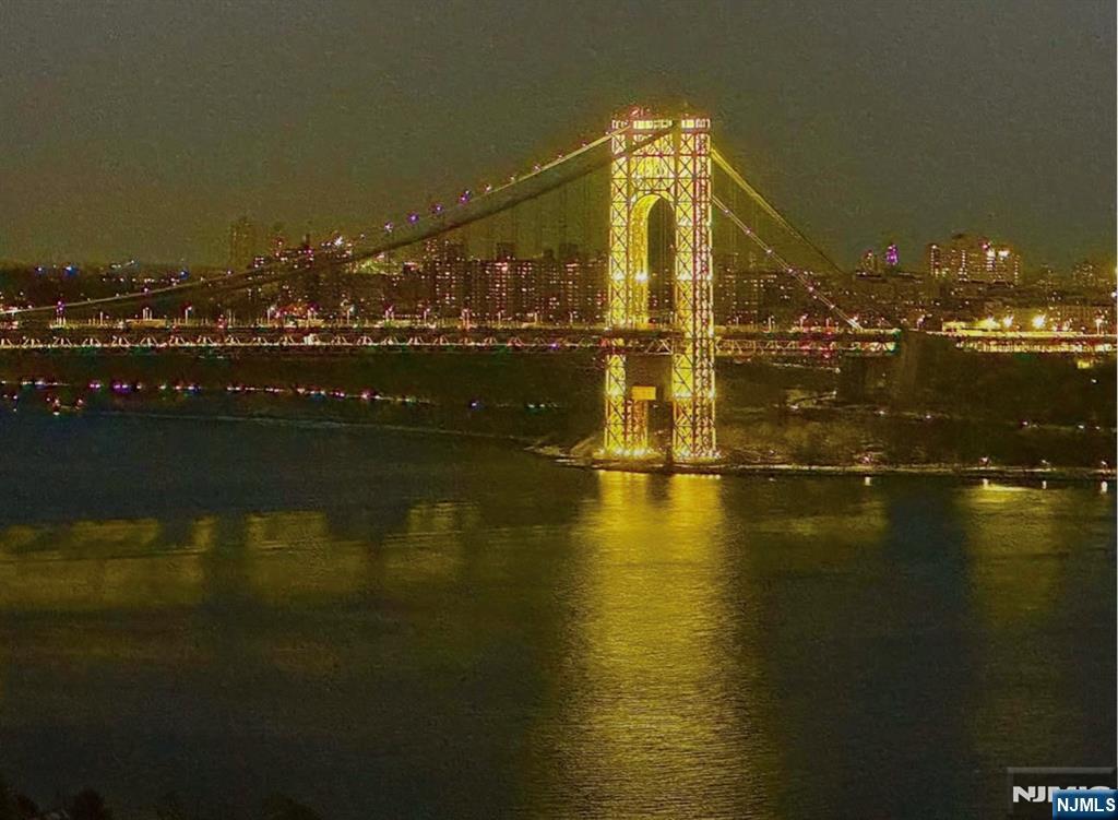 4 Horizon Road, Fort Lee, NJ, 07024