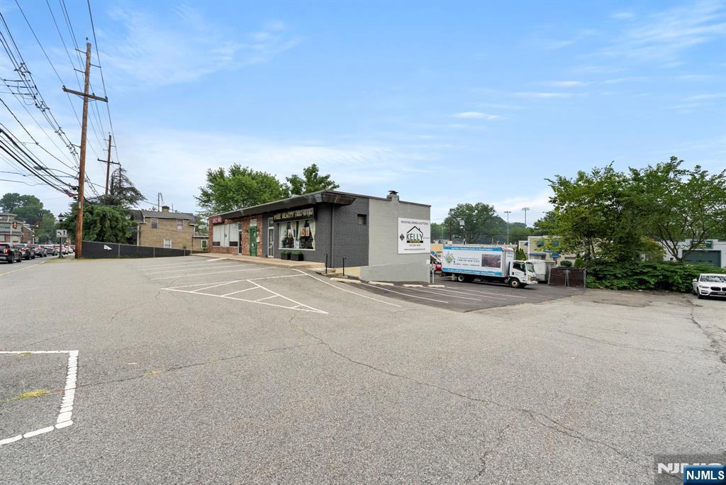 111 Kinderkamack Road, Emerson, NJ, 07630