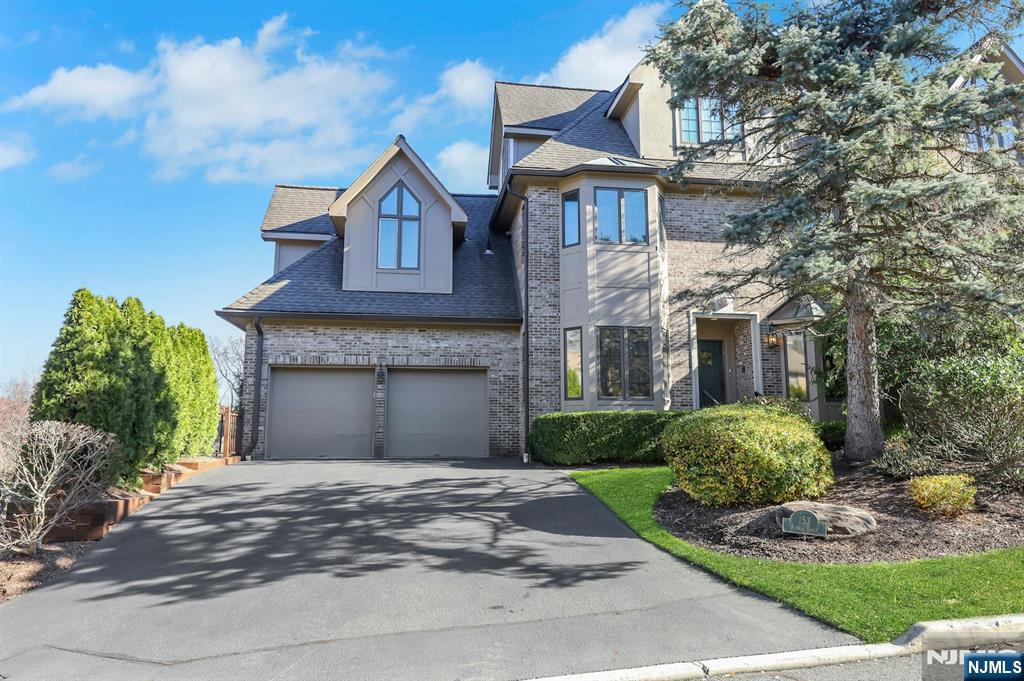 127 E Village Circle, Paramus, NJ, 07652