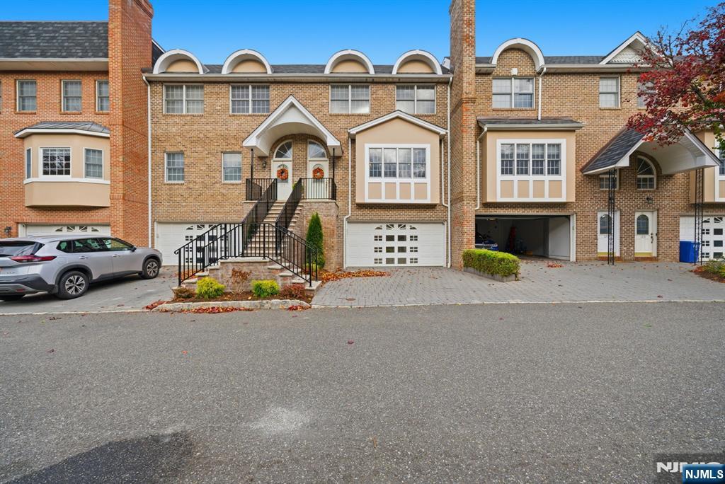 Homes for sale in Cresskill, NJ | 119 Stonegate Trl, Cresskill, NJ 07626 | MLS# 26003298