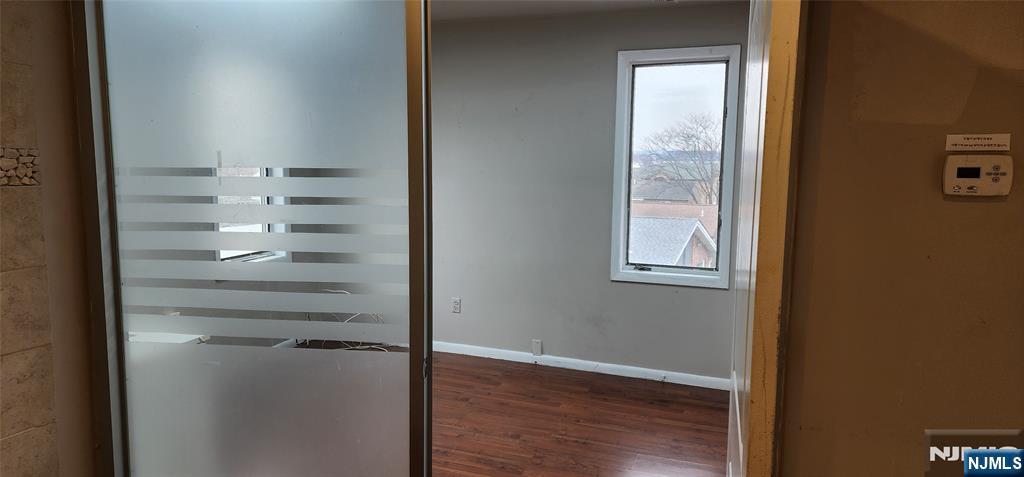 211 Broad Avenue 203 - Photo 4