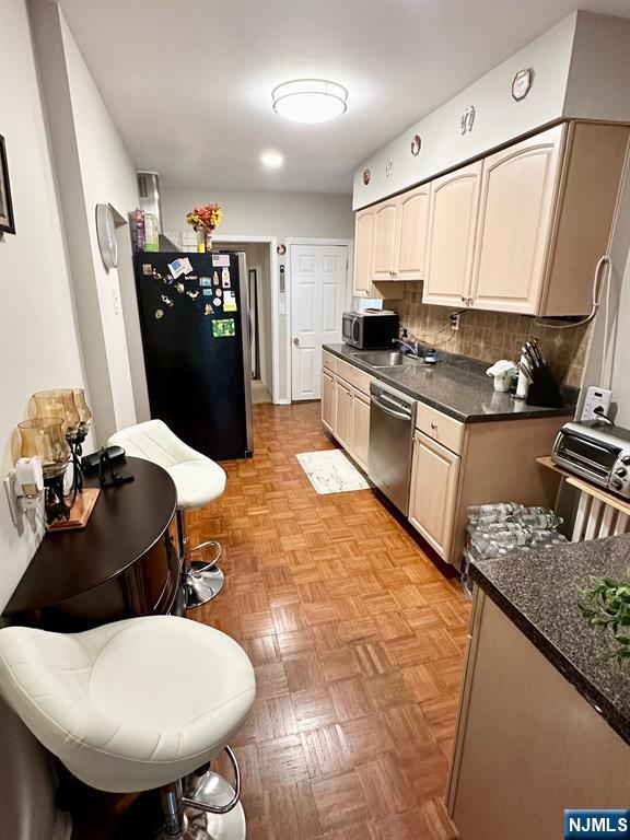 54 College Place - Photo 3