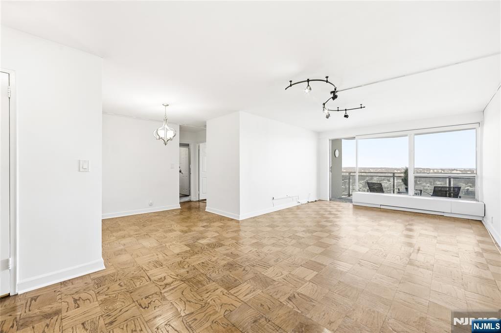 2077 Center Avenue 20F - Photo 4