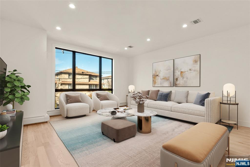 230 8th St #B, Palisades Park, NJ 07650