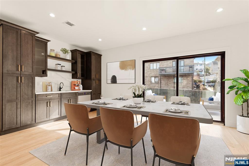 230 8th St #B, Palisades Park, NJ 07650