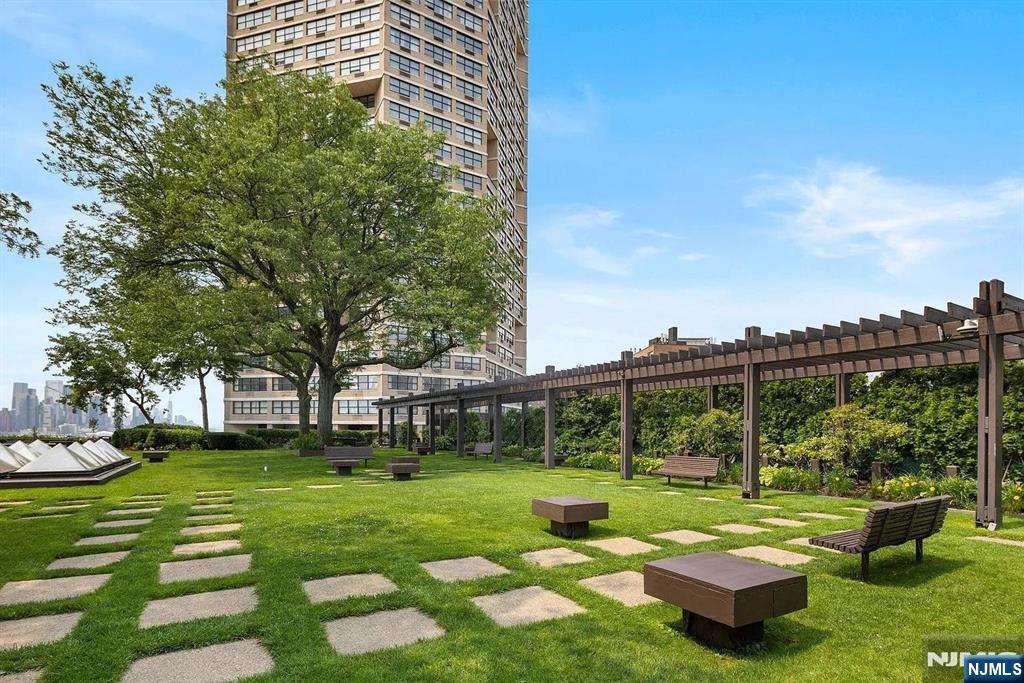 Homes for sale in Guttenberg, NJ | 7002 Boulevard East #3F, Guttenberg, NJ 07093 | MLS# 26003400