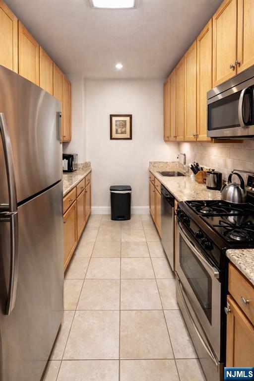 Homes for sale in Guttenberg, NJ | 7002 Boulevard East #3F, Guttenberg, NJ 07093 | MLS# 26003400