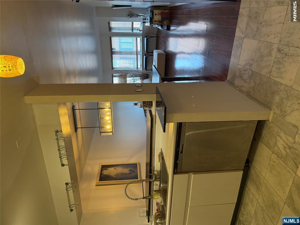 402 Williams Ct #U402, Edgewater, NJ 07020