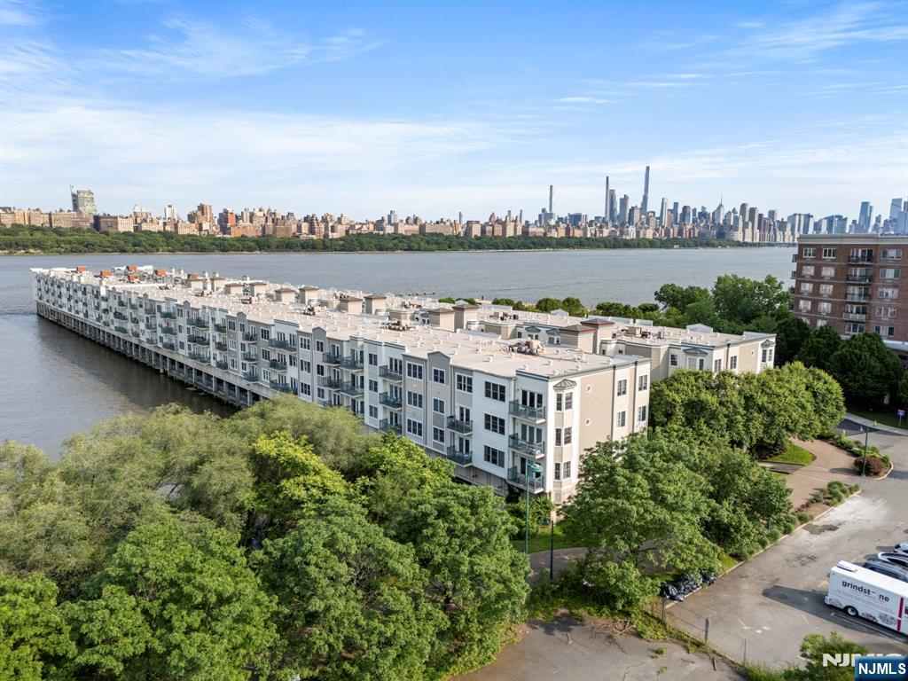 108 The Promenade 108 - Photo 3