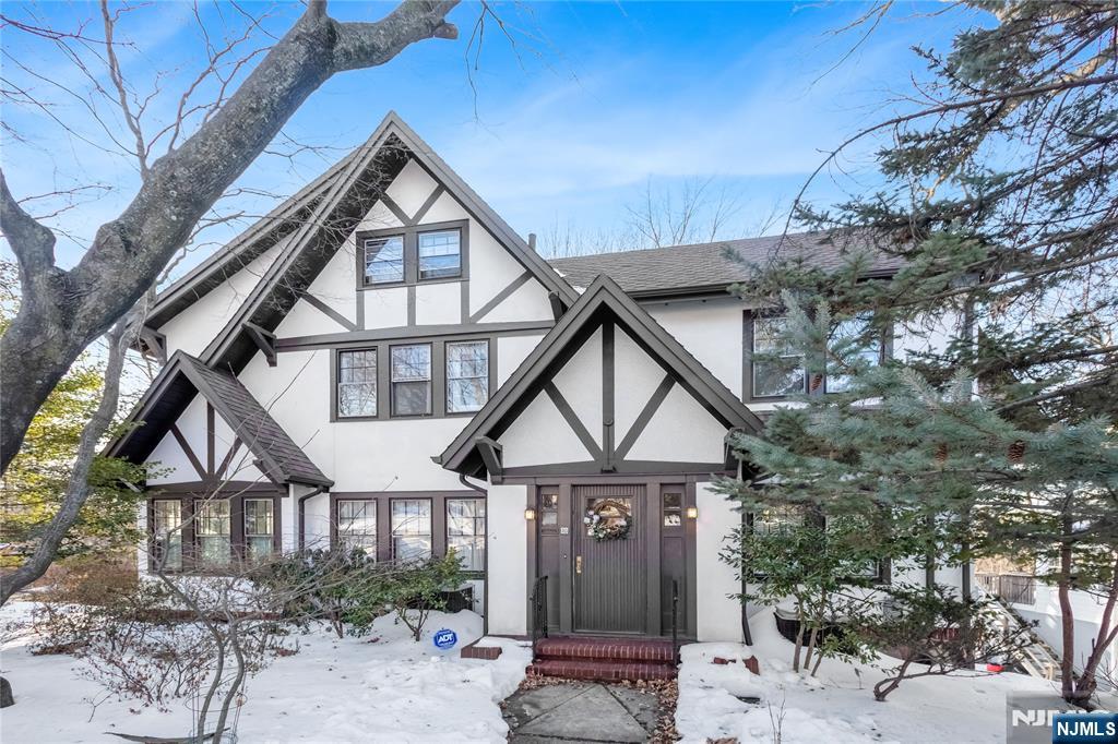 793 Iron Latch Road, Franklin Lakes, NJ, 07417