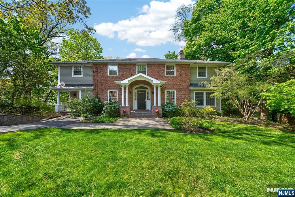 31 Collins Avenue, Closter, NJ, 07624