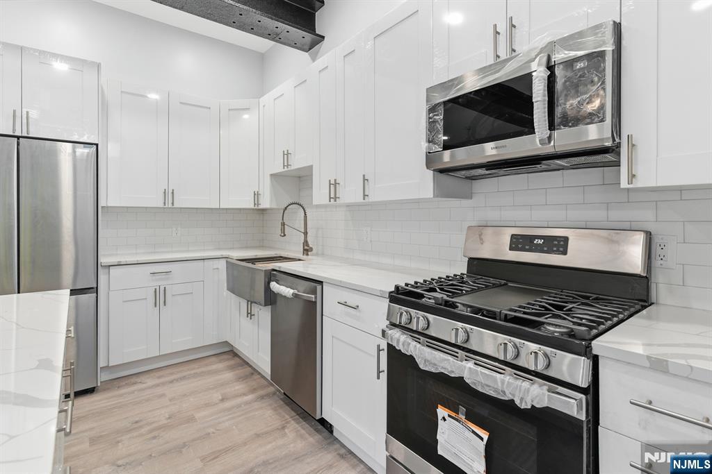 383-387 Broughton Avenue