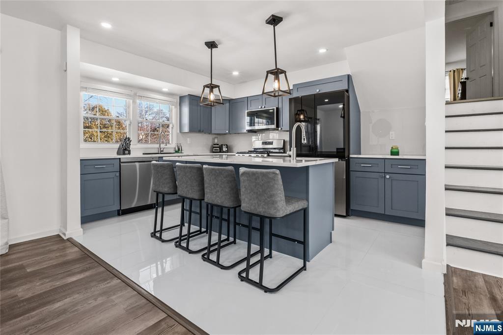 2273 Balmoral Avenue