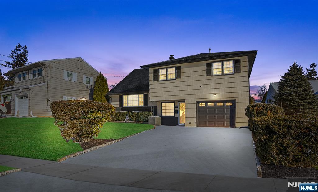 2273 Balmoral Avenue