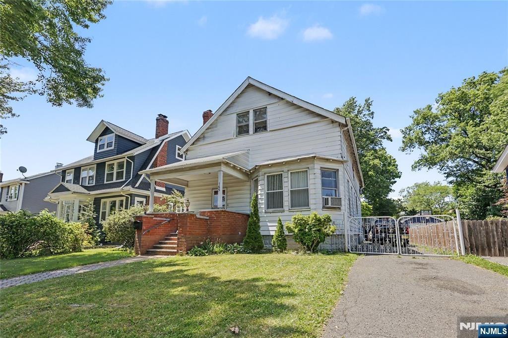 165 College Place - Photo 3