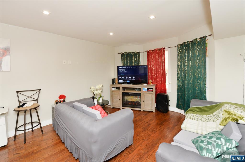 135 Scheerer Avenue - Photo 5