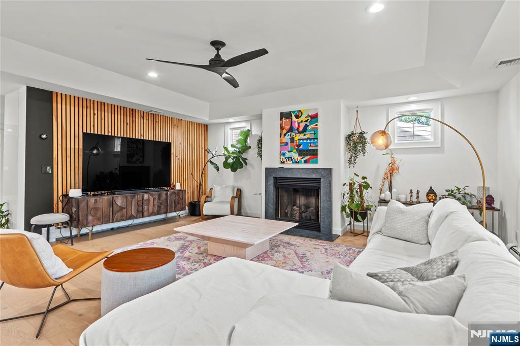 55 Esther St, Newark City, NJ, 07105-4714