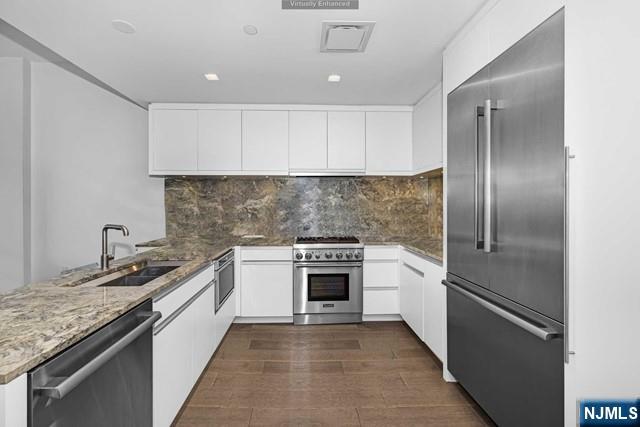 320 Adolphus Avenue 806