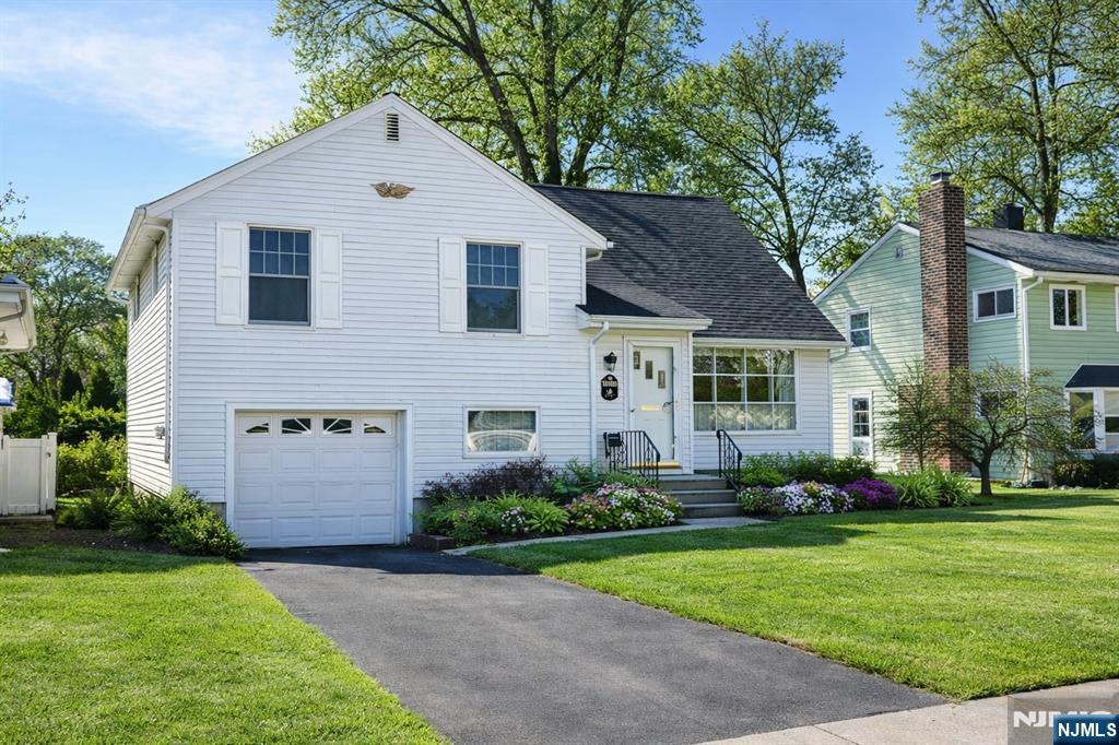 17A Garden Drive, Elmwood Park, NJ, 07407