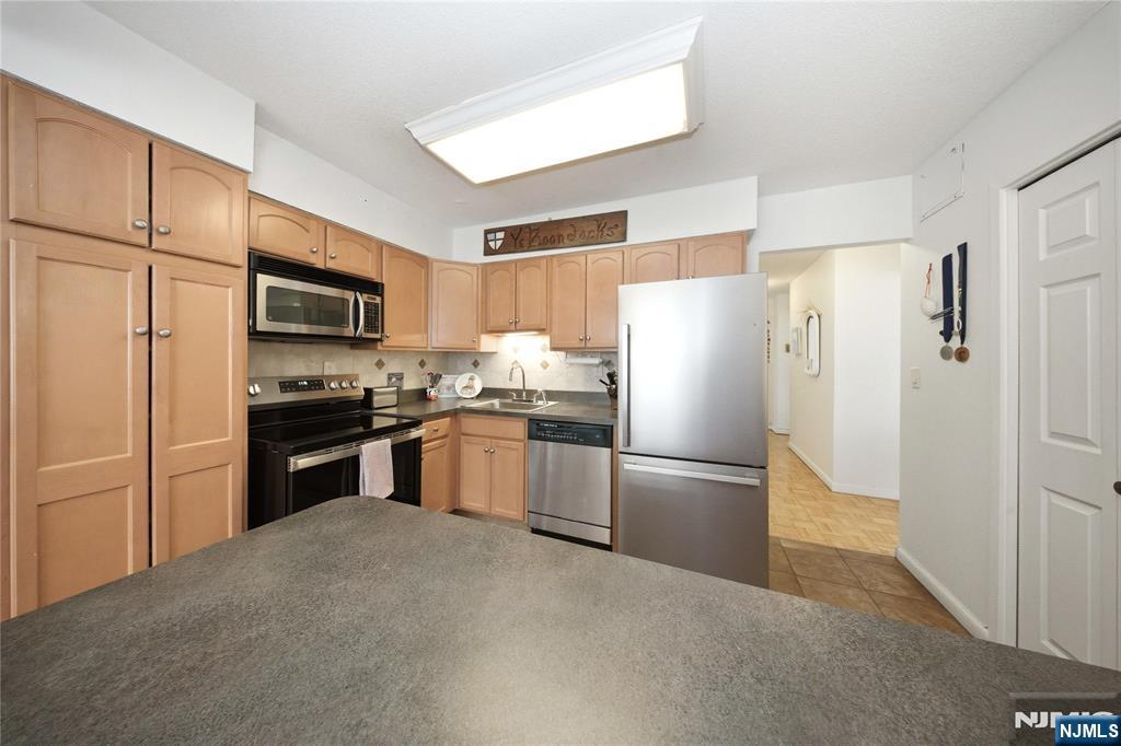 151 Prospect Avenue 16D - Photo 5