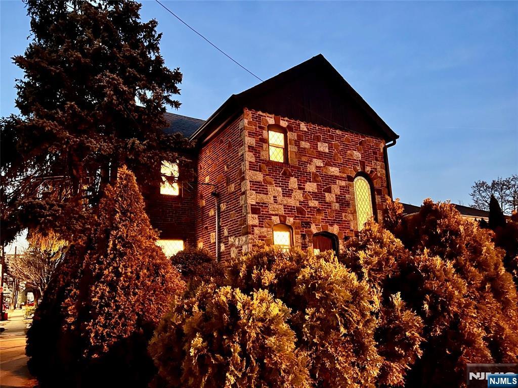 27 Knickerbocker Road, Closter, NJ, 07624