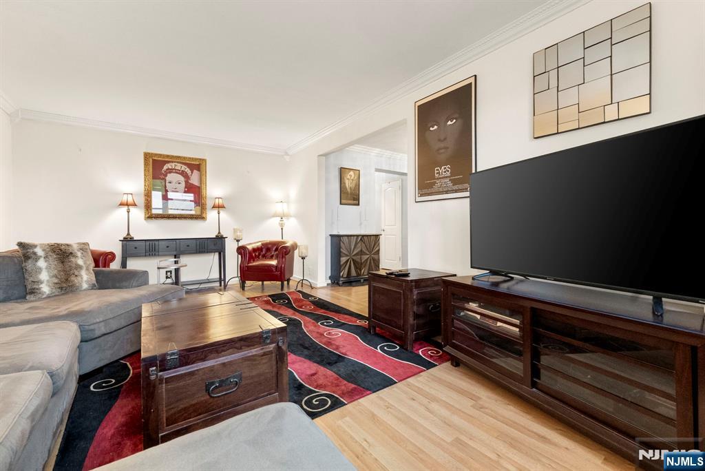 8450 Boulevard E 1H - Photo 1
