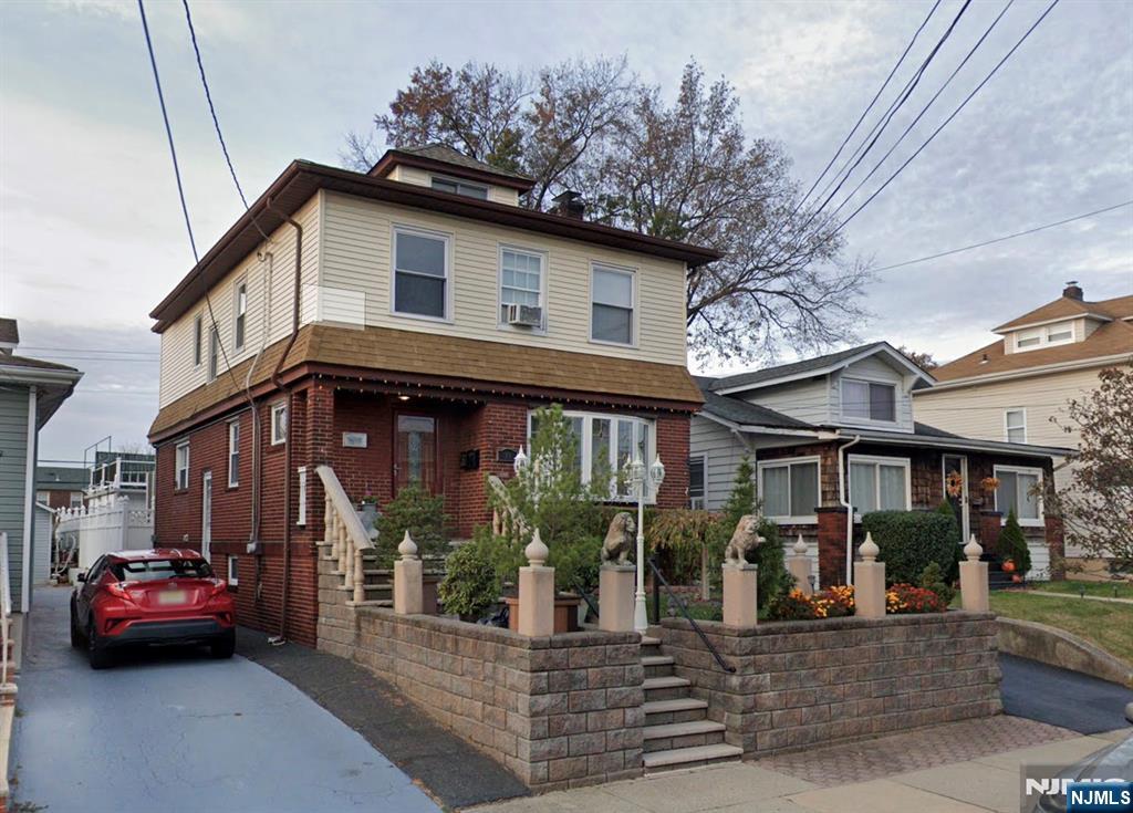 215 William, Harrison, NJ, 07029