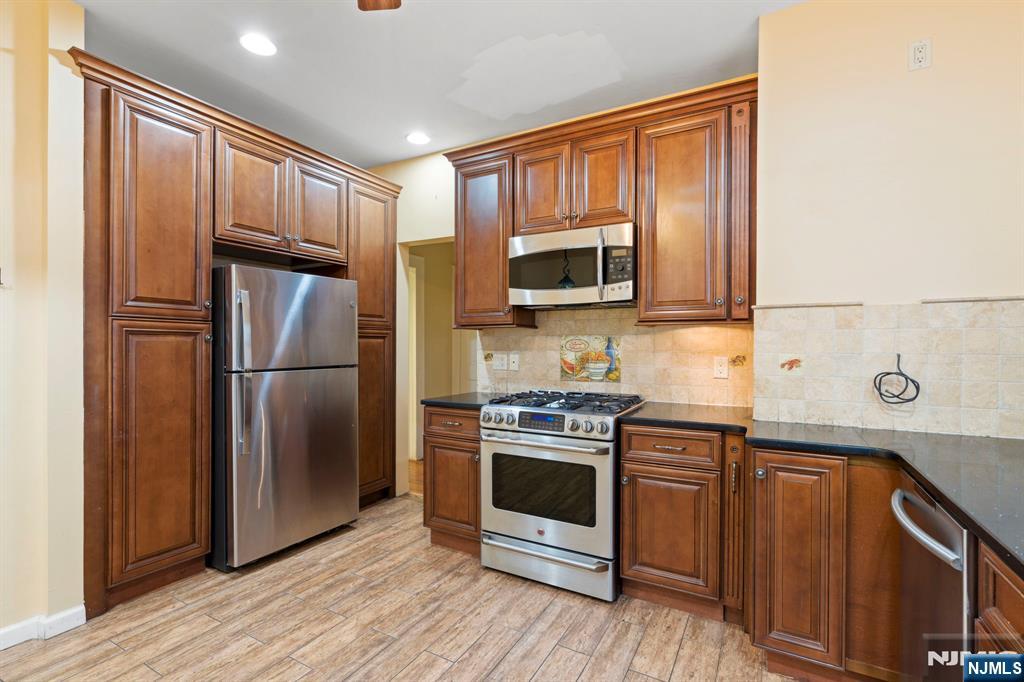 206 Highland Avenue - Photo 2