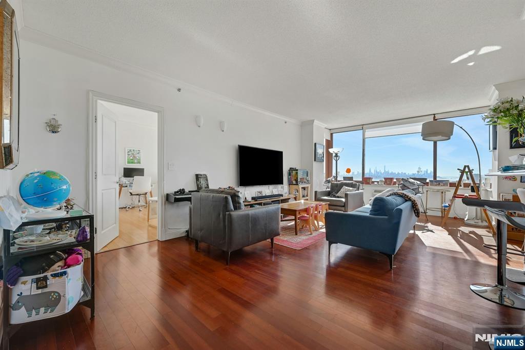 $750,000 Condo