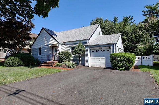 15-47 Elmary Place - Photo 2