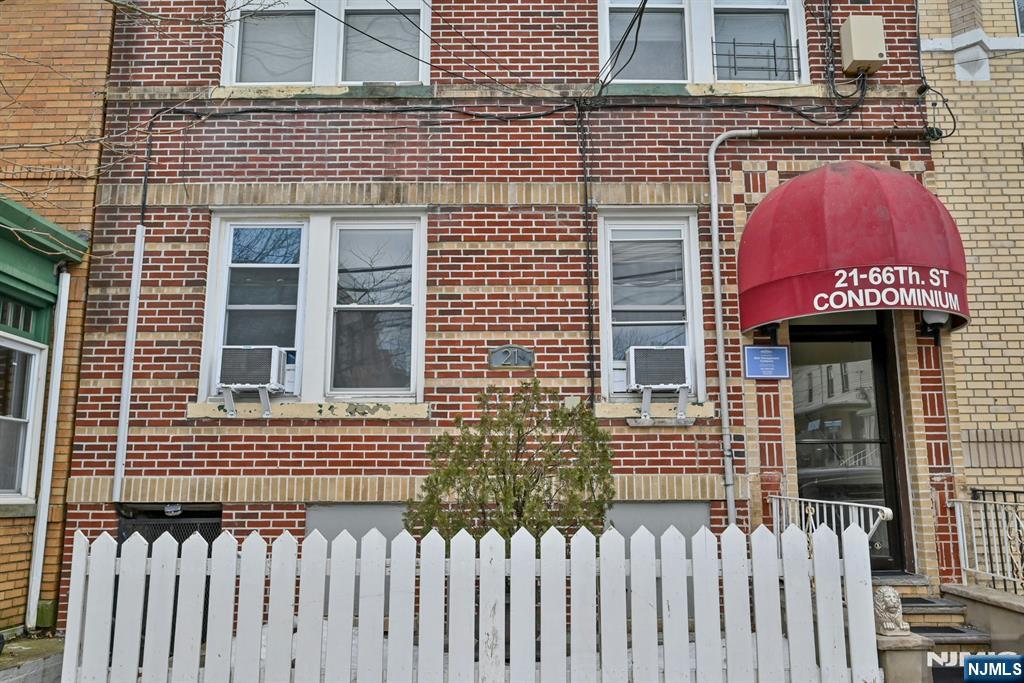21 66th Street 1 - Photo 2