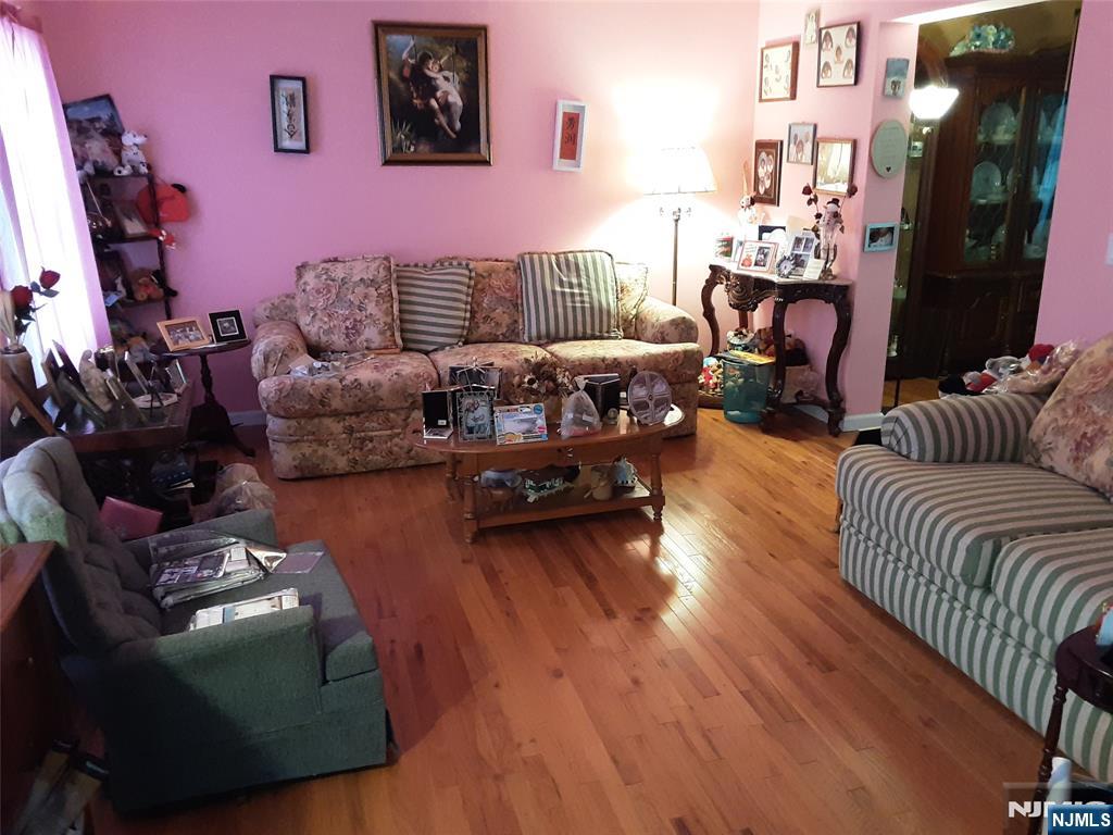 16 Crest Road - Photo 2