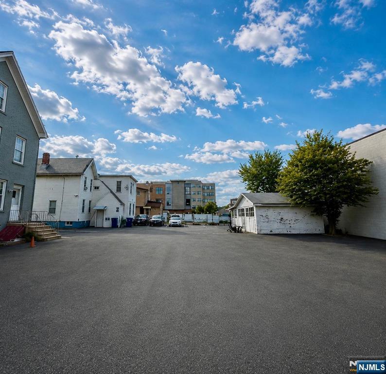 118 Hudson Street - Photo 3