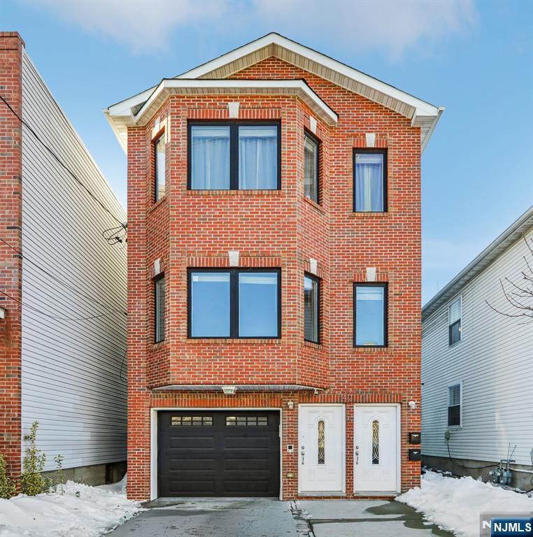 637 Jefferson Ave, Elizabeth City, NJ, 07201-1203