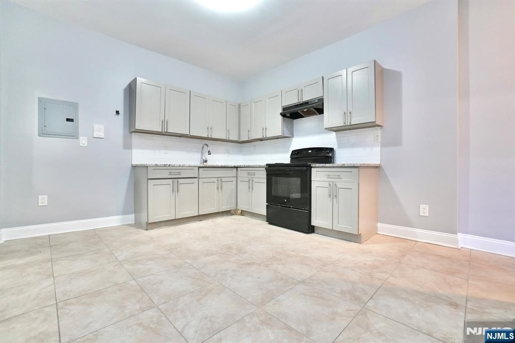 351 Mulberry Street - Photo 3