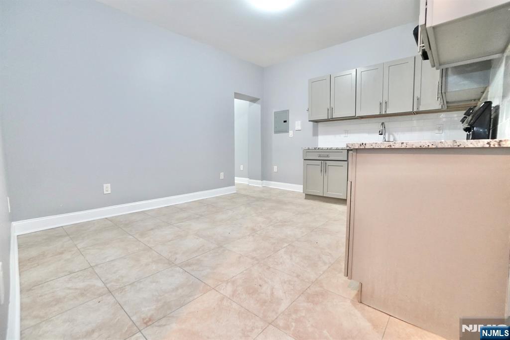 351 Mulberry Street - Photo 5