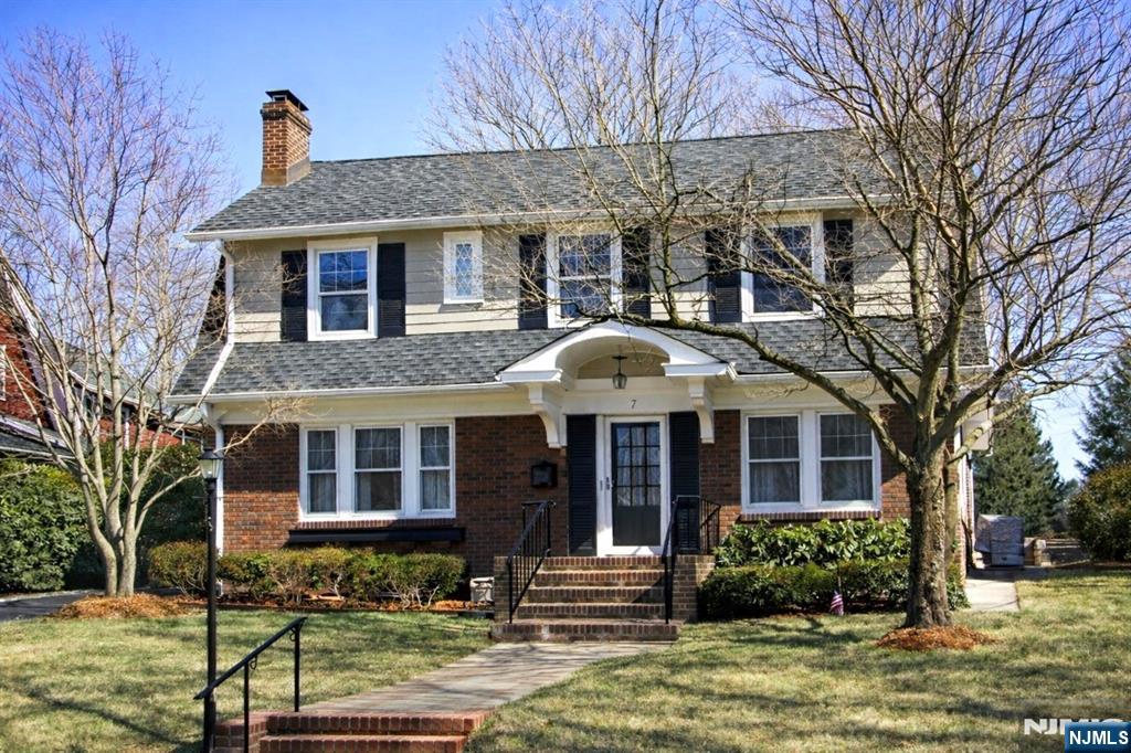 7 Wayland Drive, Verona, NJ, 07044