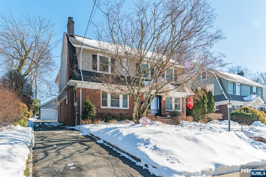 7 Wayland Drive, Verona, NJ, 07044