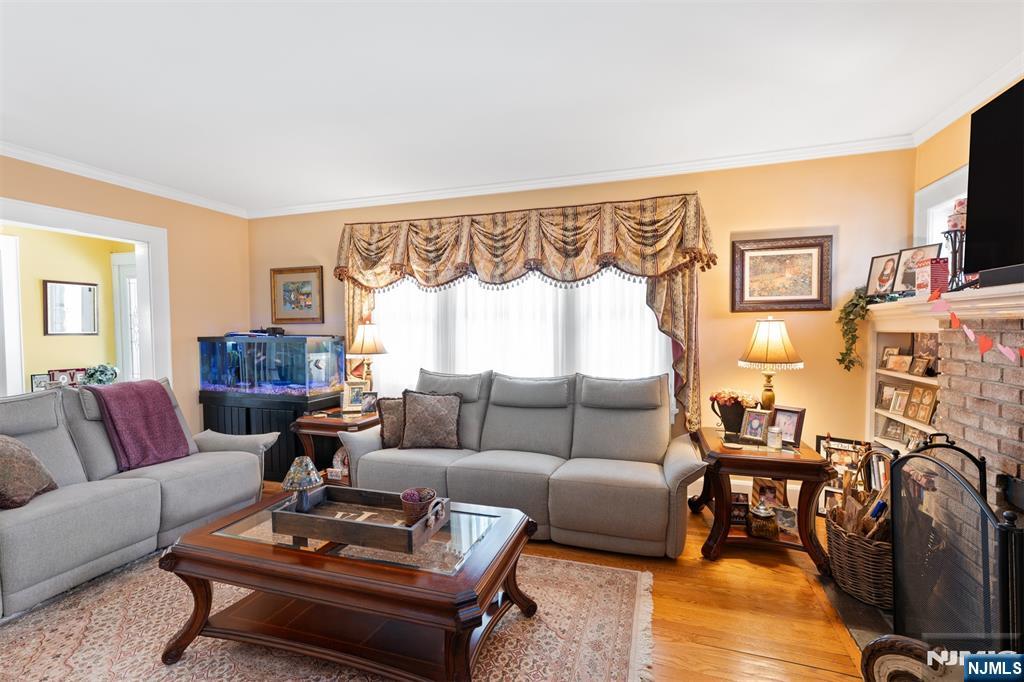 7 Wayland Drive, Verona, NJ, 07044