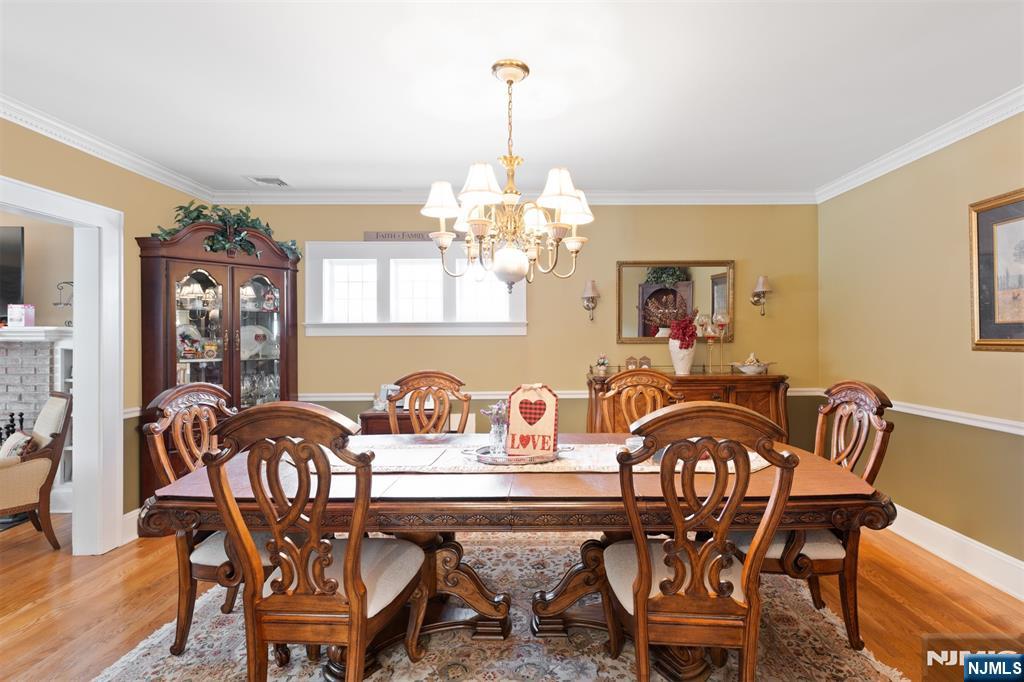 7 Wayland Drive, Verona, NJ, 07044