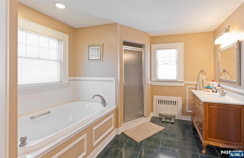 7 Wayland Drive, Verona, NJ, 07044