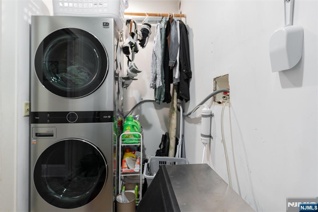 7 Wayland Drive, Verona, NJ, 07044