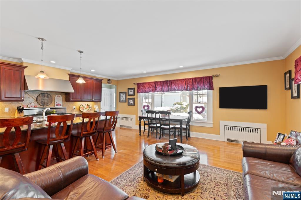 7 Wayland Drive, Verona, NJ, 07044