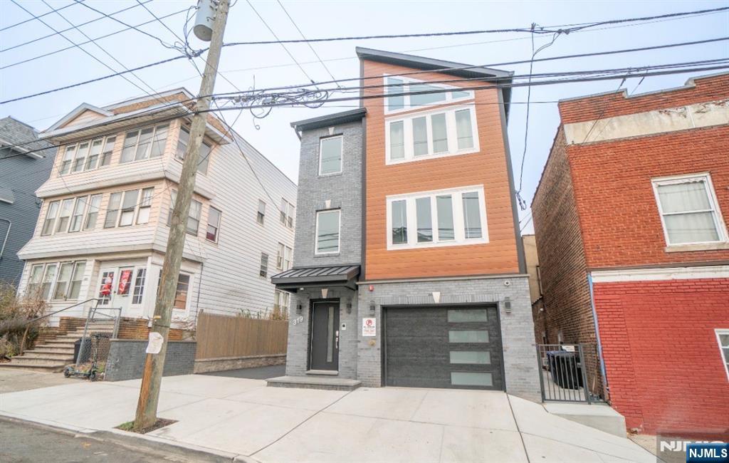 319 Renner Avenue - Photo 2