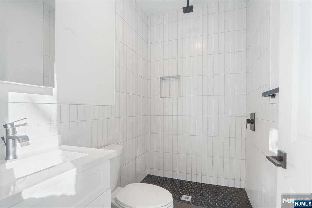 521 10th Street UNIT B1, Union City, NJ, 07087