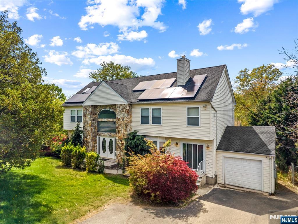 201 Newark Pompton Turnpike - Photo 1