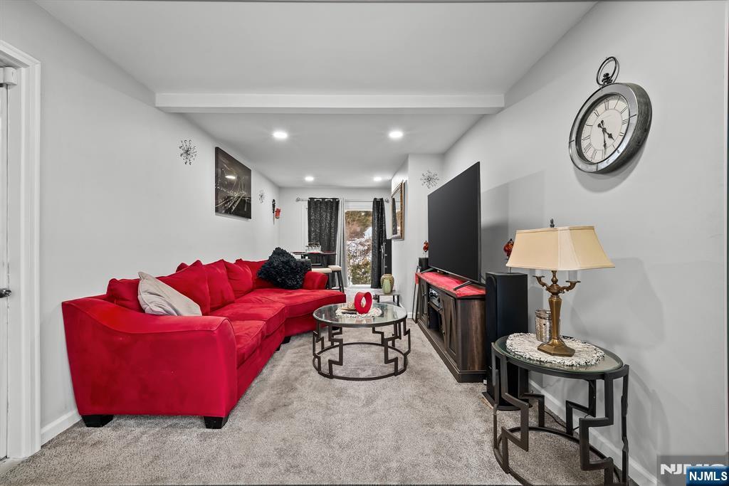 201 Newark Pompton Turnpike